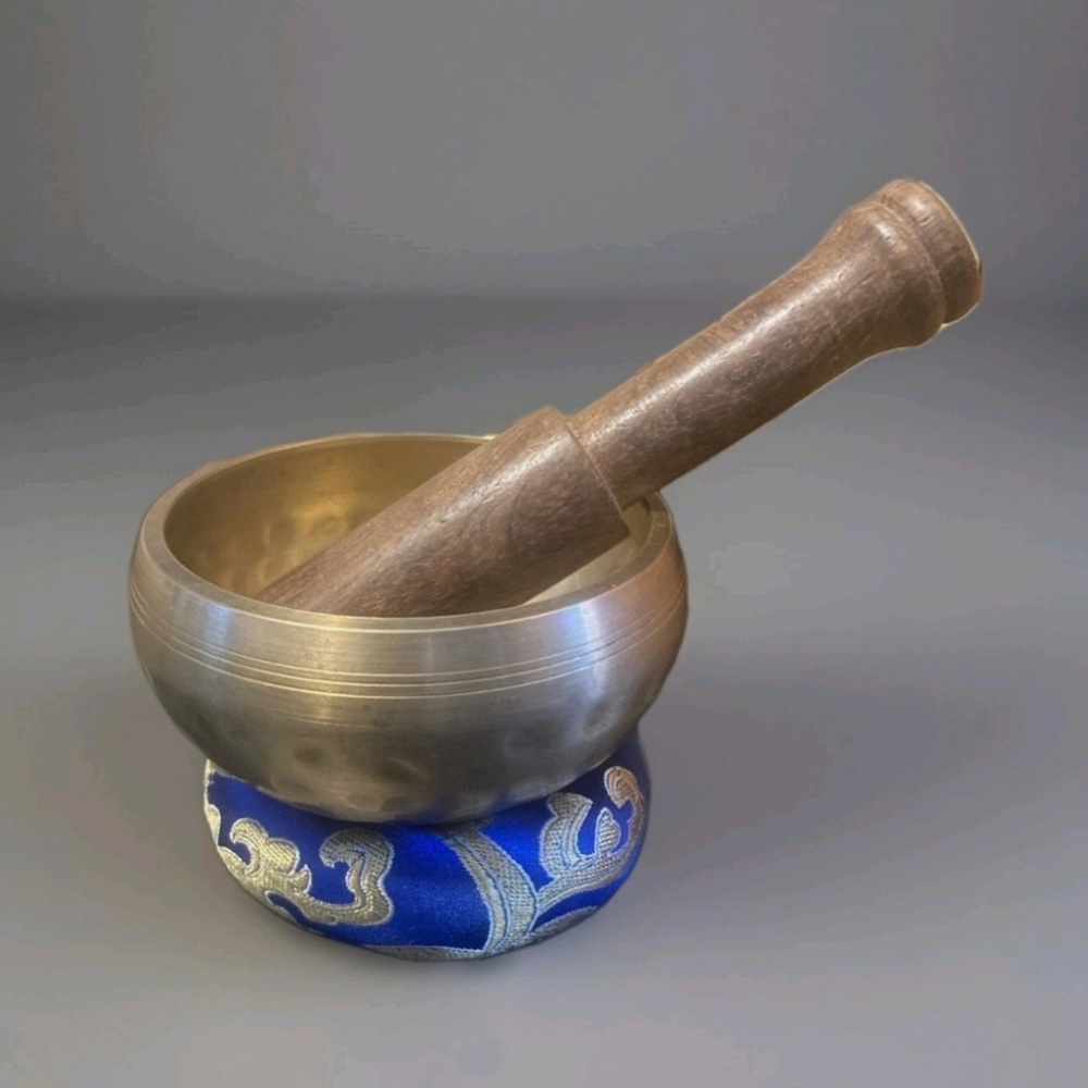 Brass Singing Bowl With Silk Brocade And Wooden Mallet. Hand hammered 3.25”